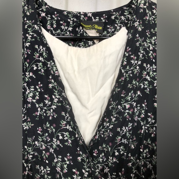 Vintage Stuart Alan Black and White Short Sleeve Floral Romper Jumpsuit 80s/90s - Picture 4 of 7